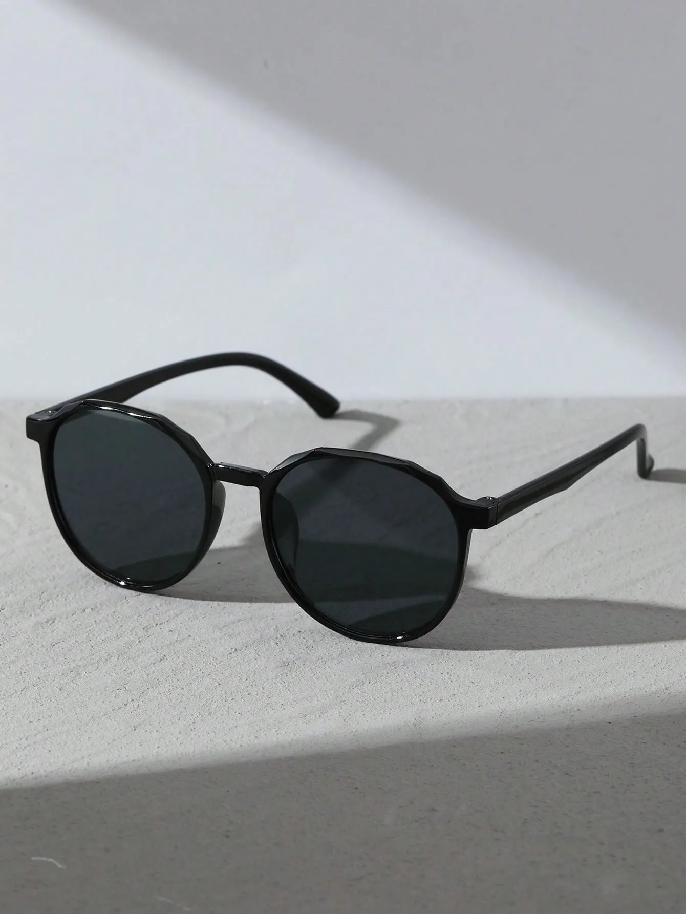1pc Geometric Black Frame Sunglasses