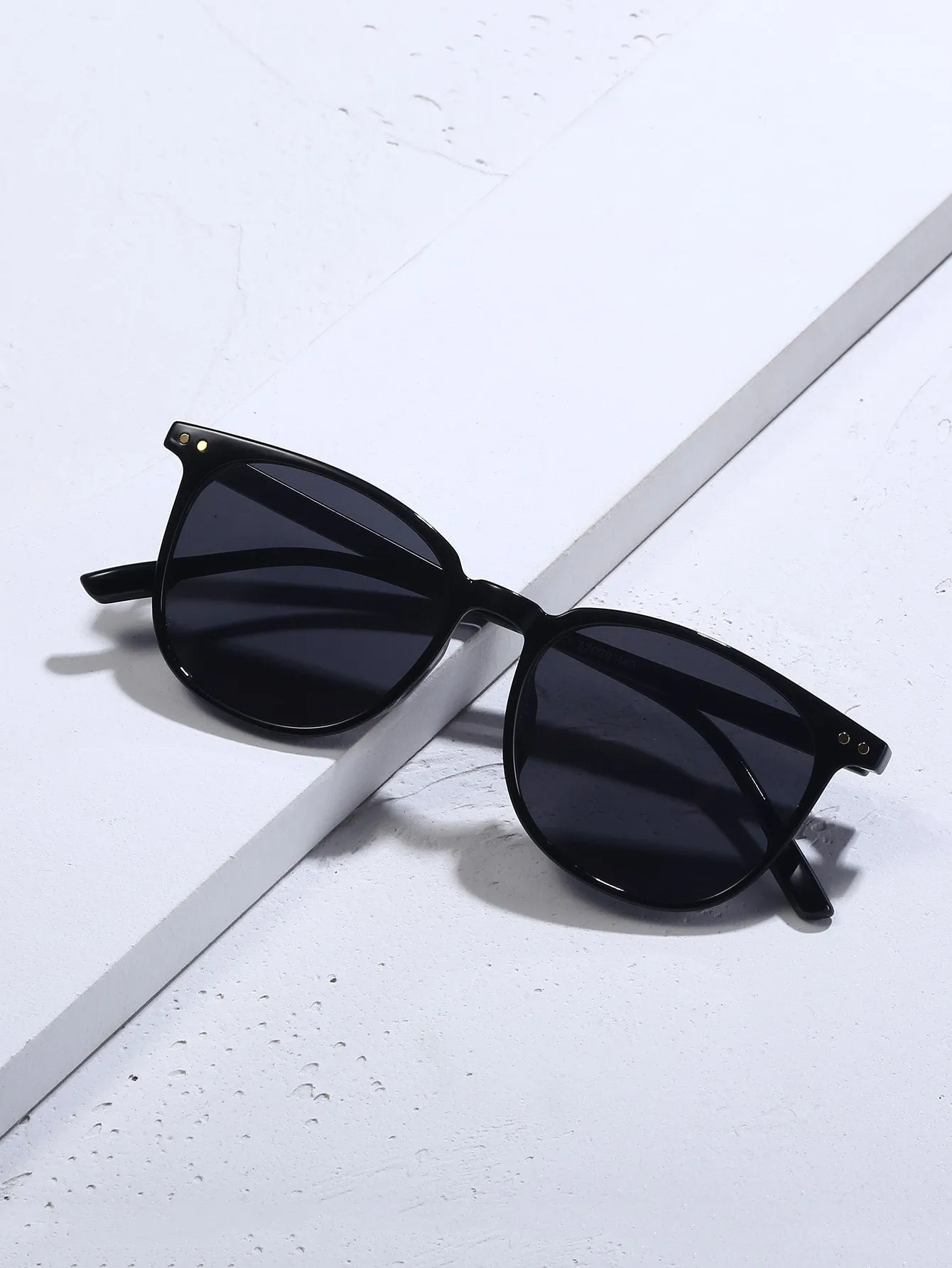 1PC Vintage Square Frame Sunglasses