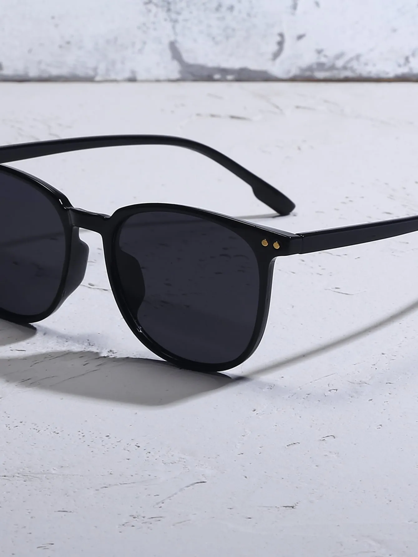 1PC Vintage Square Frame Sunglasses