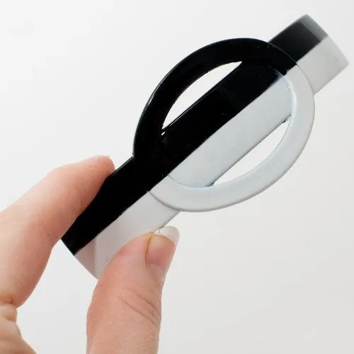 Black and White Combination Mode Hump Barrette
