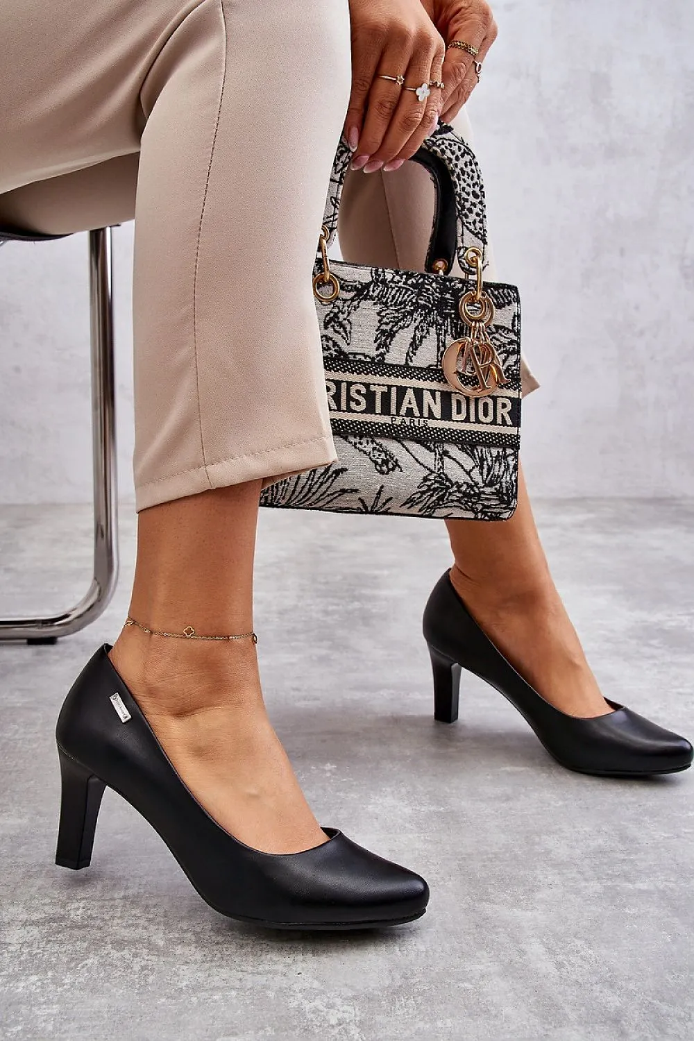 Block heel pumps