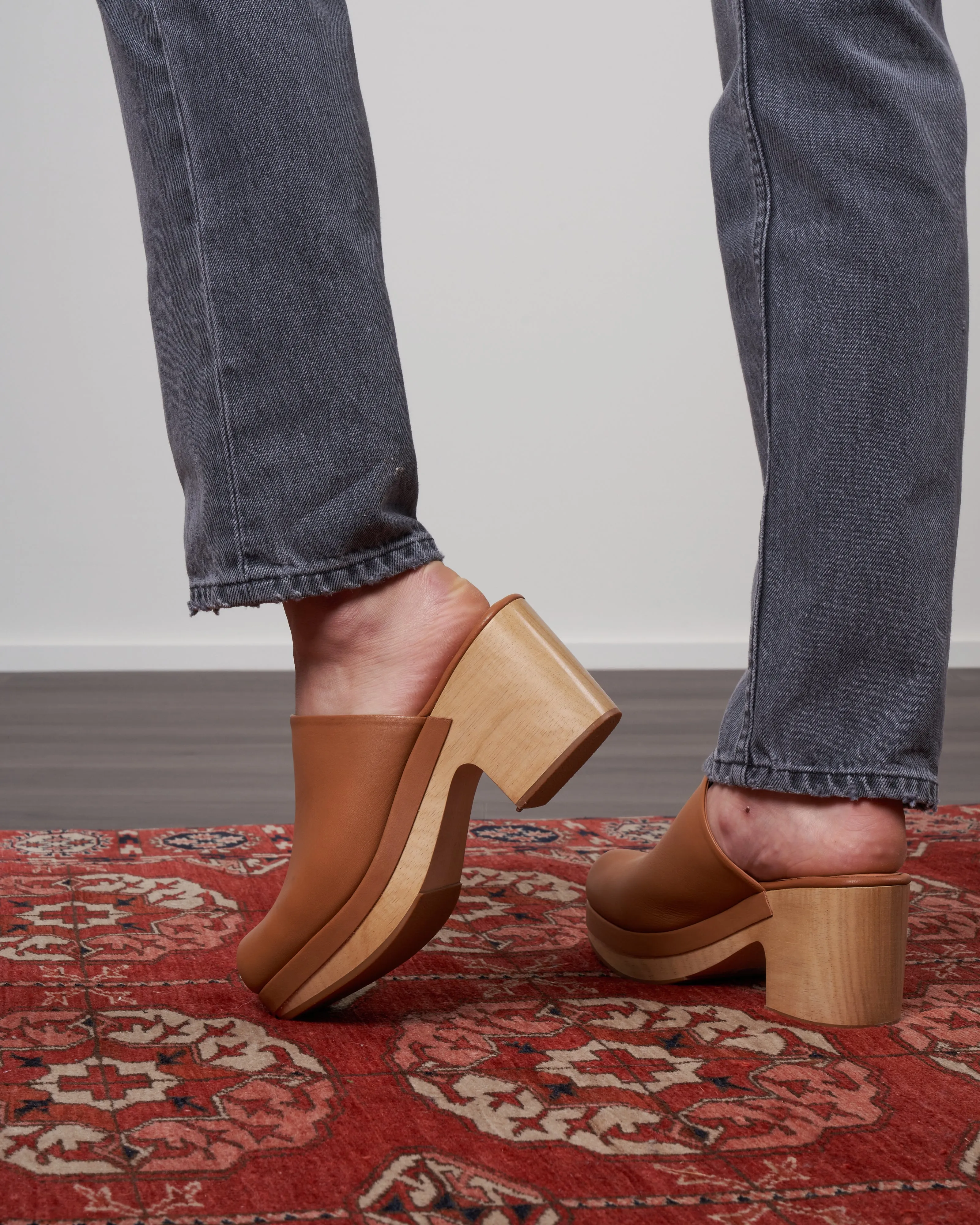 bose clog - leather upper - natural
