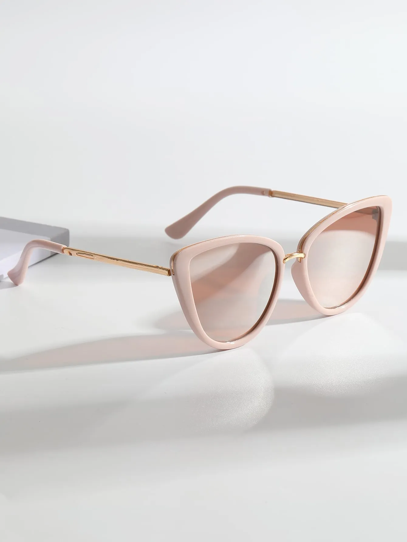 Cat Eye Sunglasses - Baby Pink