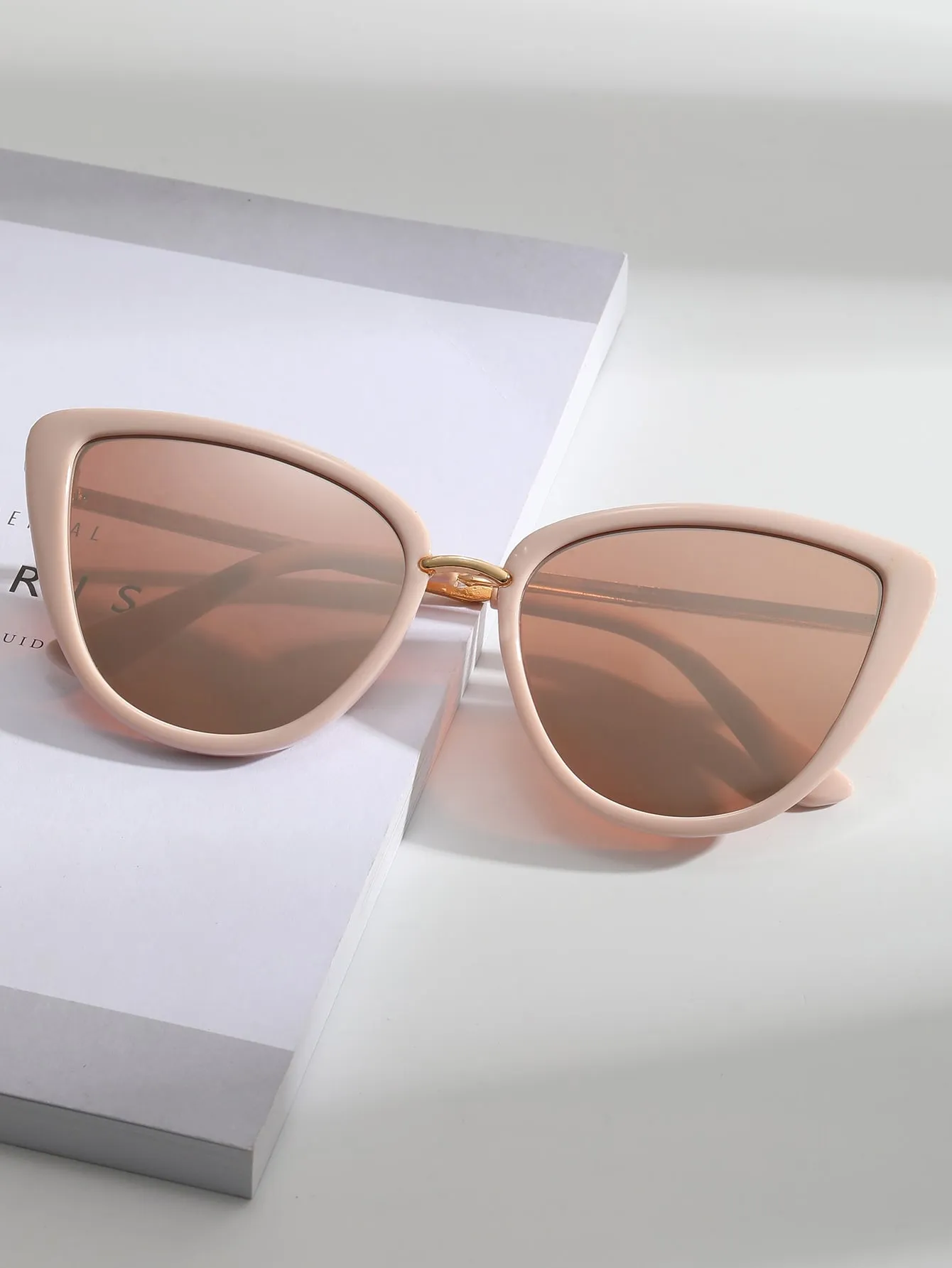 Cat Eye Sunglasses - Baby Pink