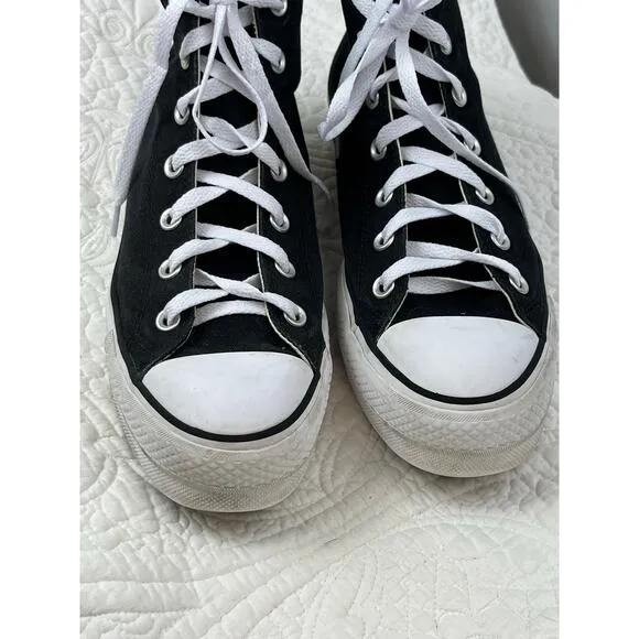 Converse women’s Size 10 Black/White High Top Lace Up Athletic Basketball Shoes