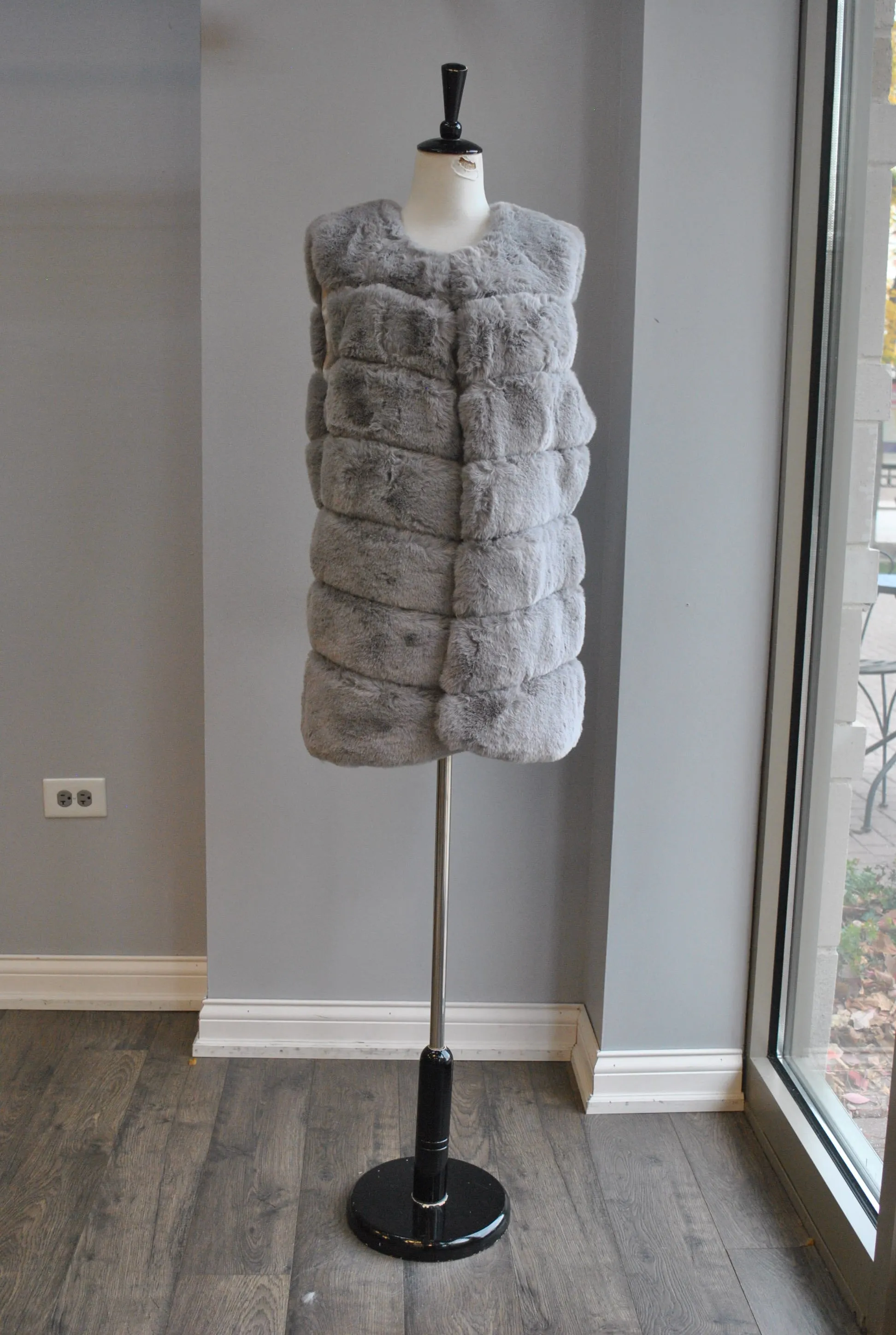 DARK GREY FAUX FUR VEST
