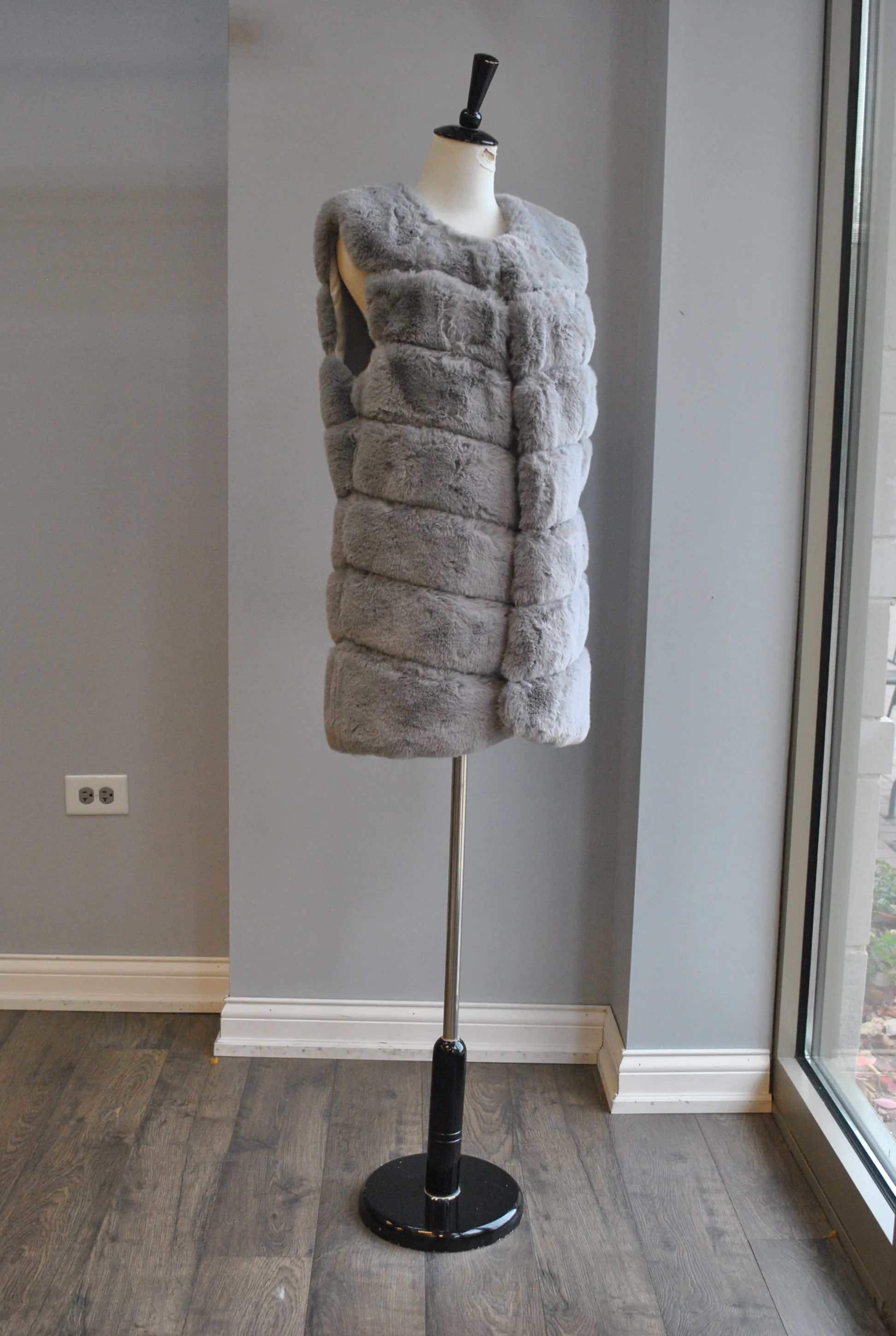 DARK GREY FAUX FUR VEST