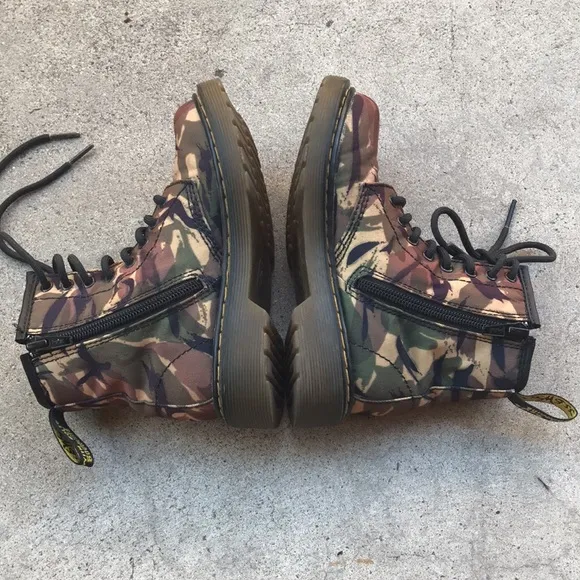 DR. MARTENS | Boys Camouflage Boots