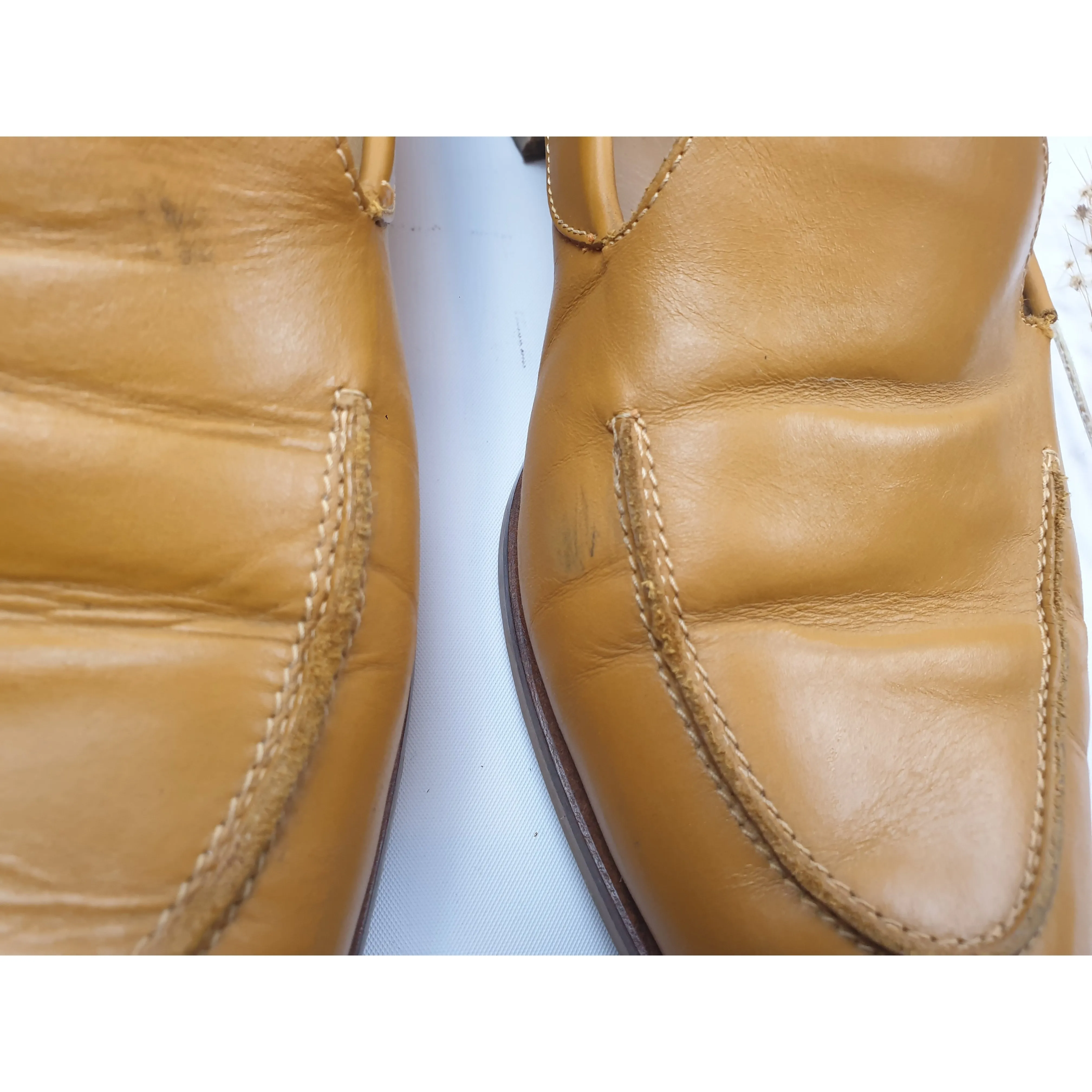 Everlane tan leather slide on shoes with very low wooden heels size 11