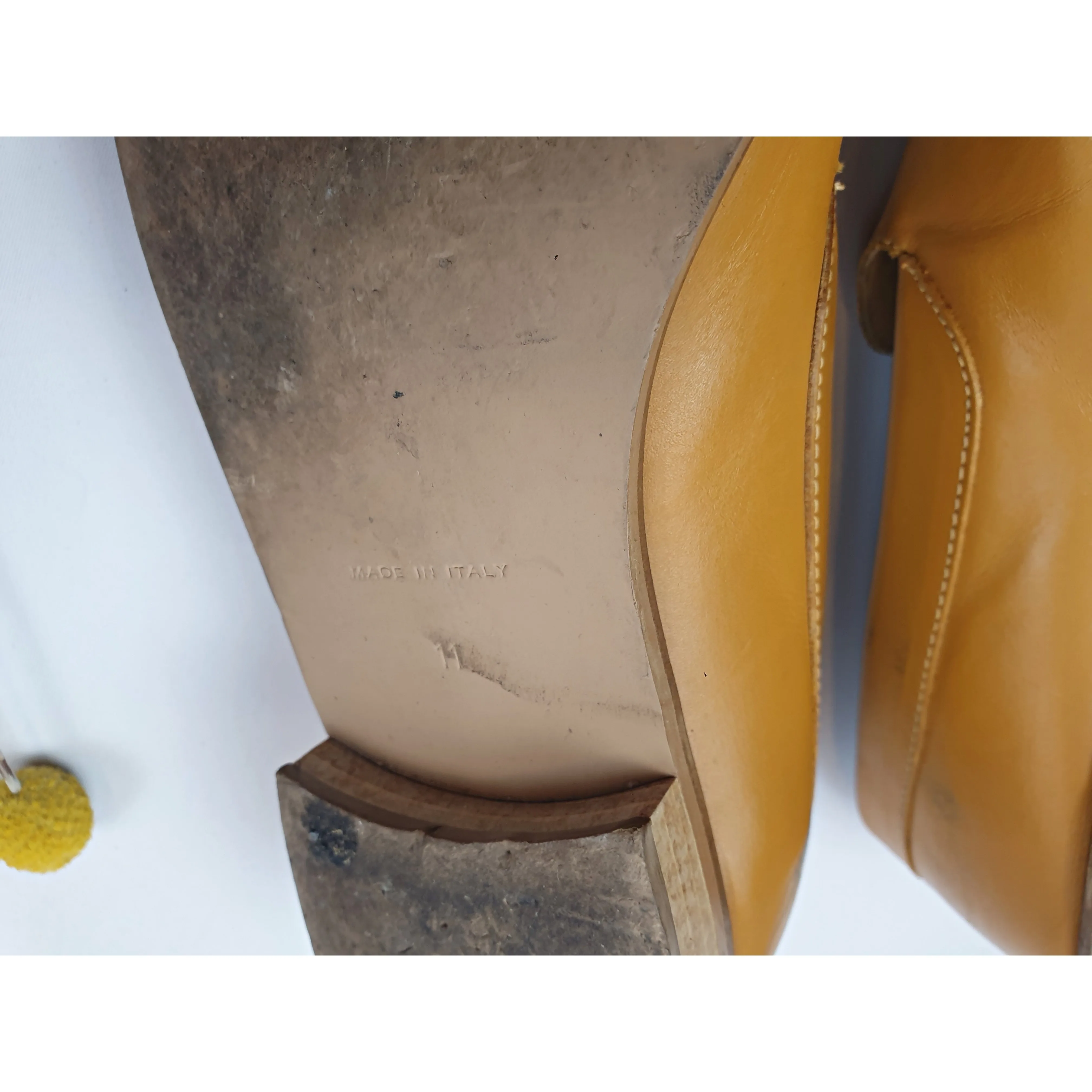Everlane tan leather slide on shoes with very low wooden heels size 11