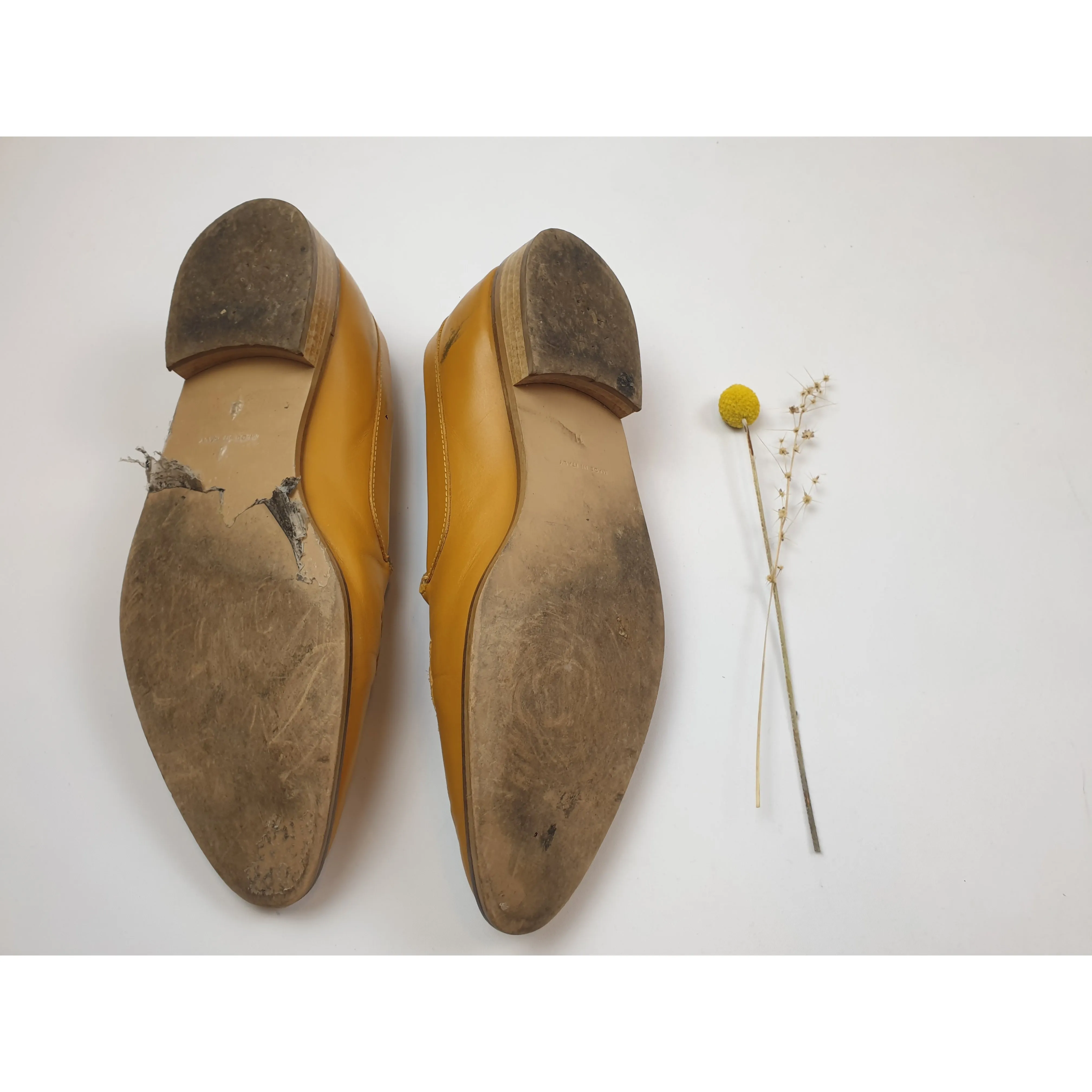 Everlane tan leather slide on shoes with very low wooden heels size 11