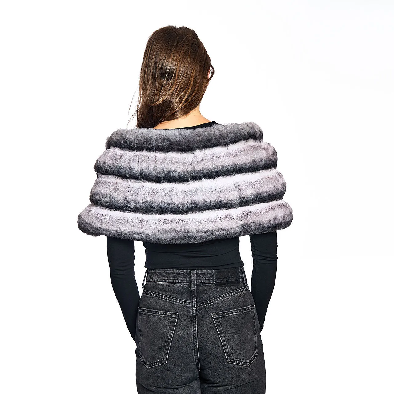 Faux Fur Emilia Shrug w. Flower Buttons - Chinchilla