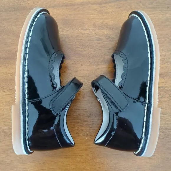 L'AMOUR Caitlin Scalloped Patent Mary Jane Black toddler  little kids size 9