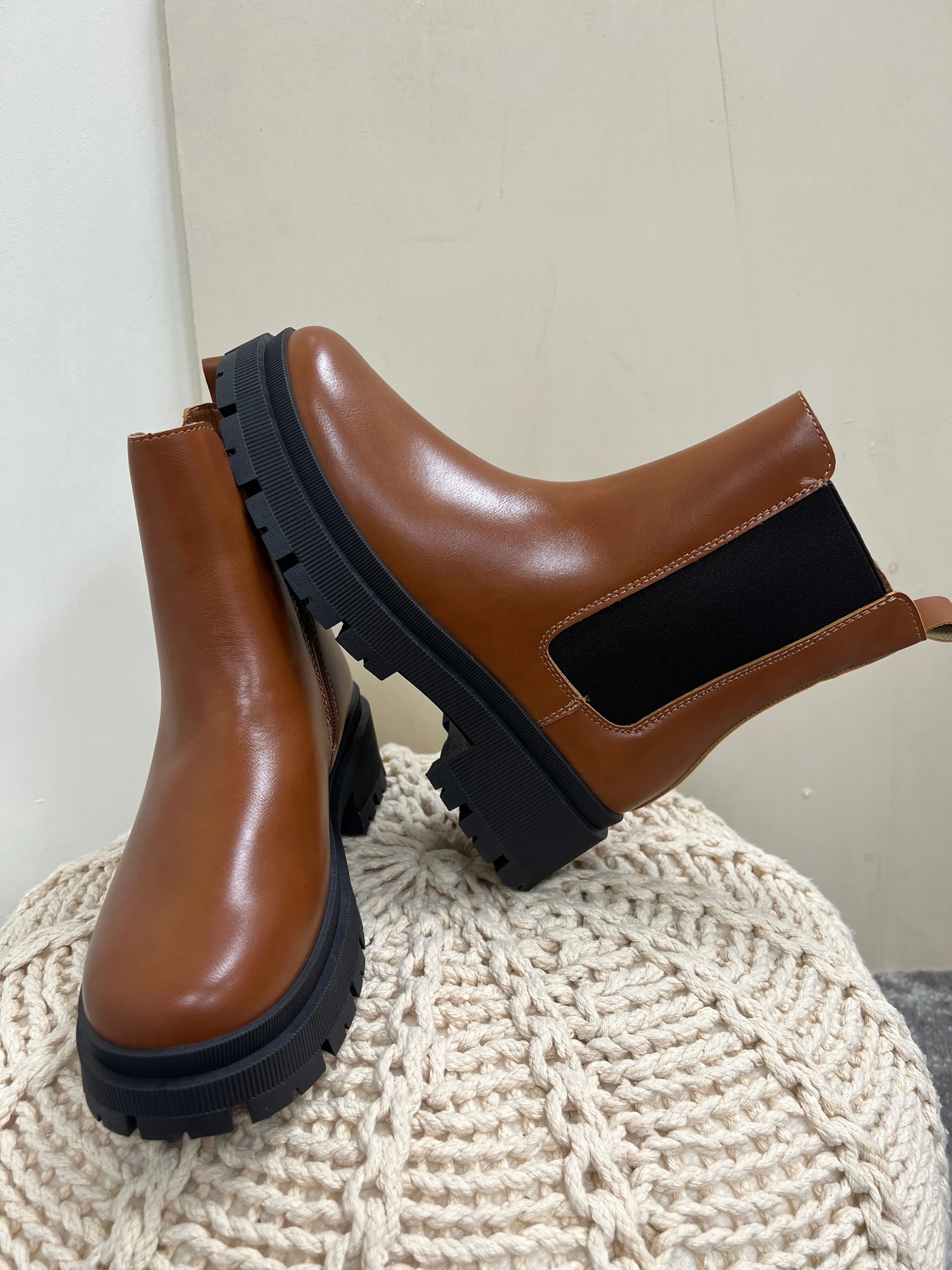 Lug Sole Chunky Chelsea Boots