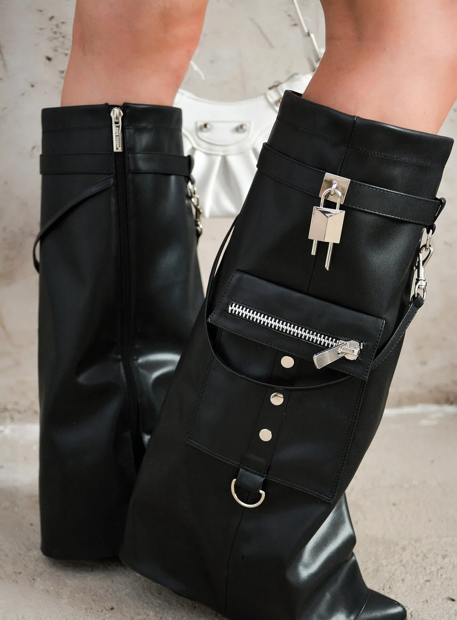MAJURO Black