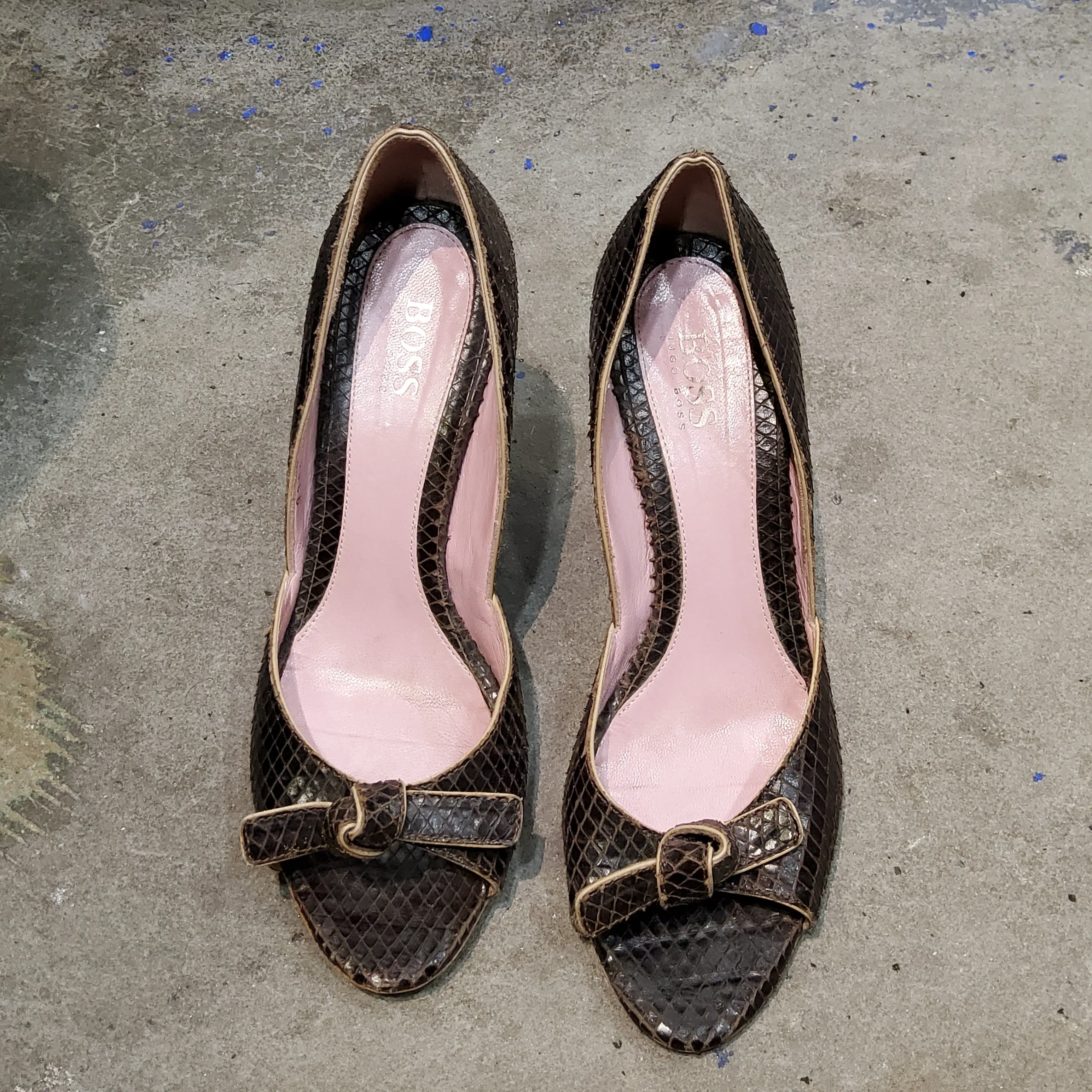 PUMPS
