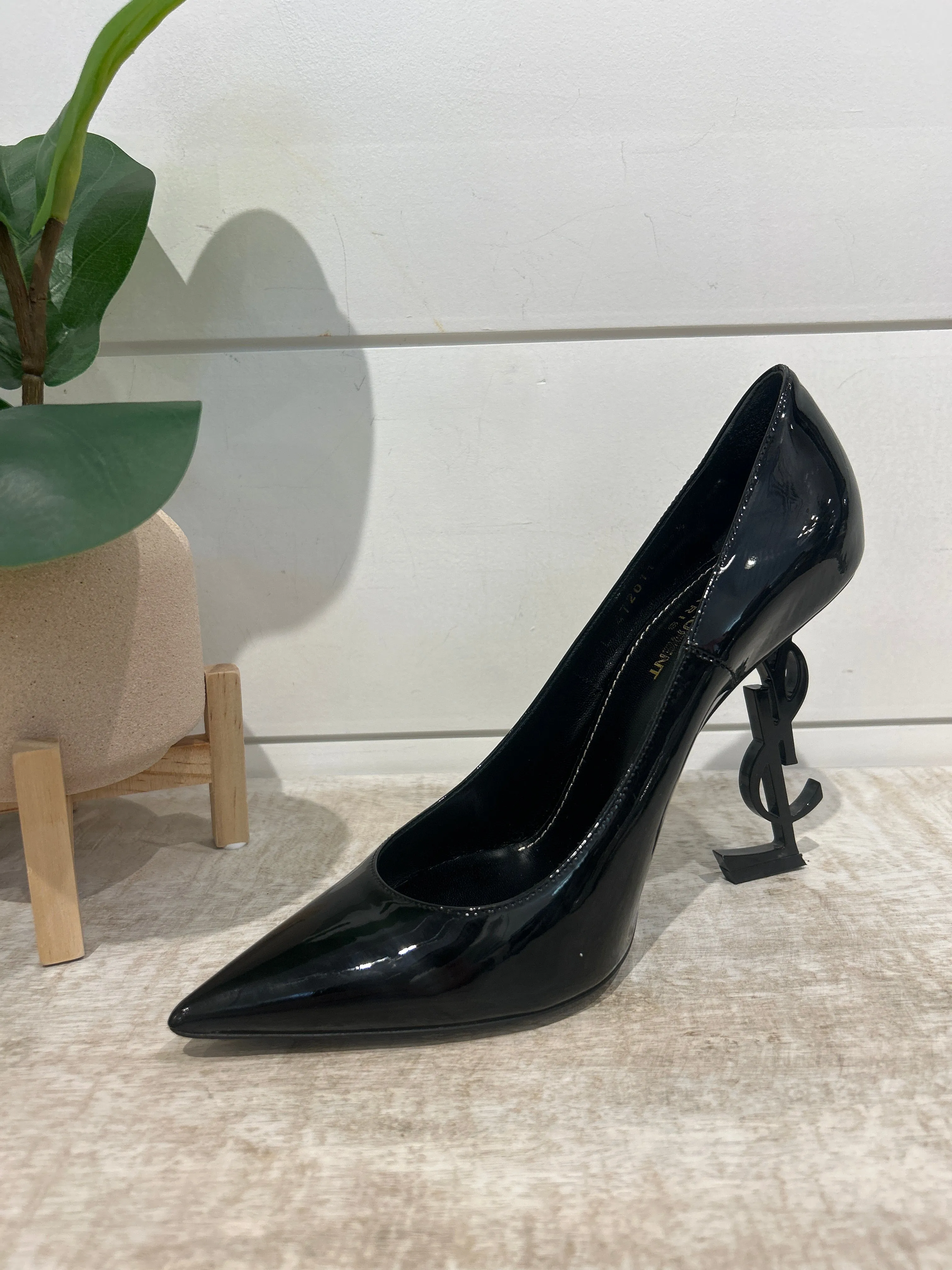Saint Laurent Shoes, Black Patent Leather Opyum Pumps (size 38.5)