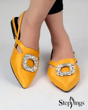 T-straps pumps