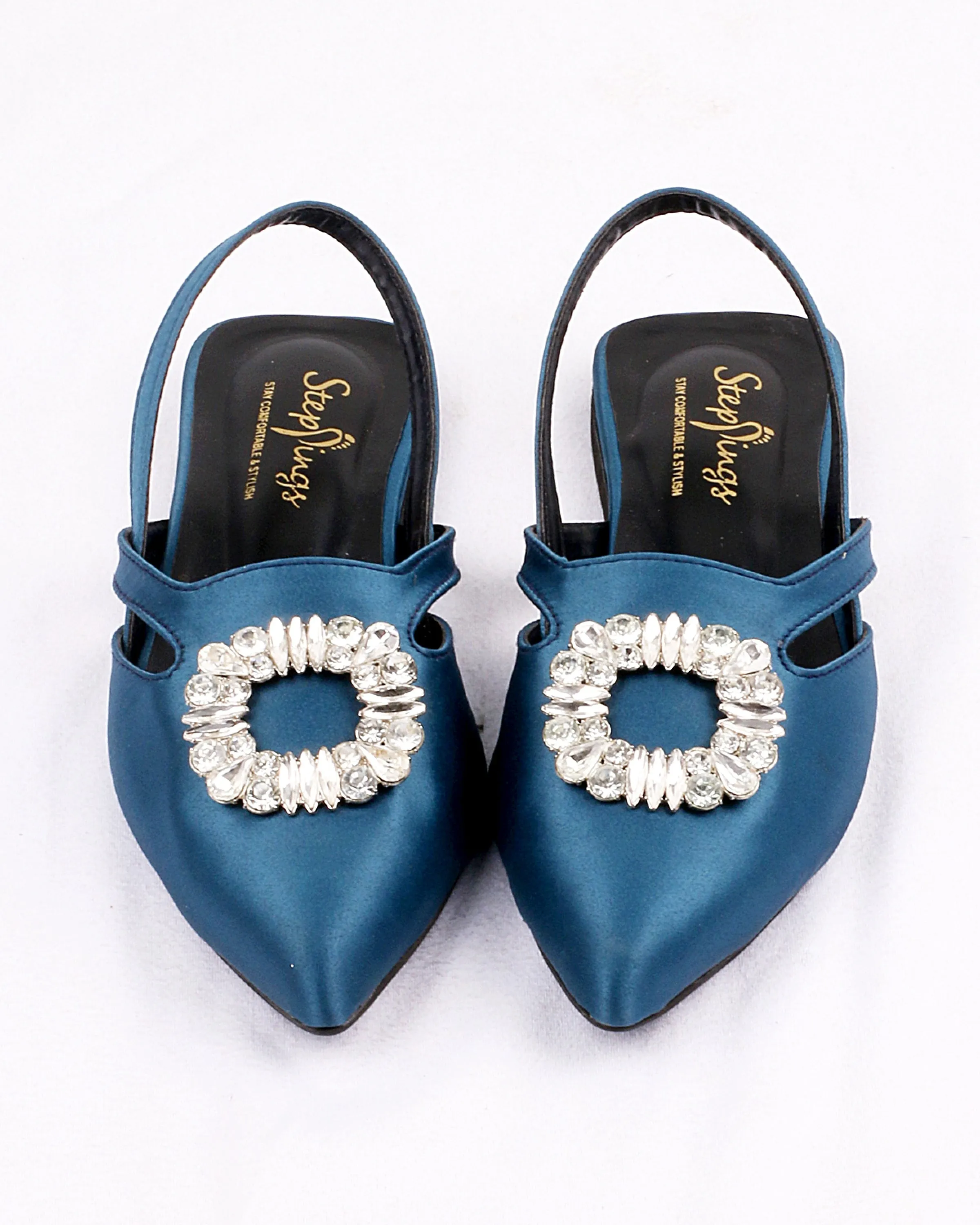 T-straps pumps