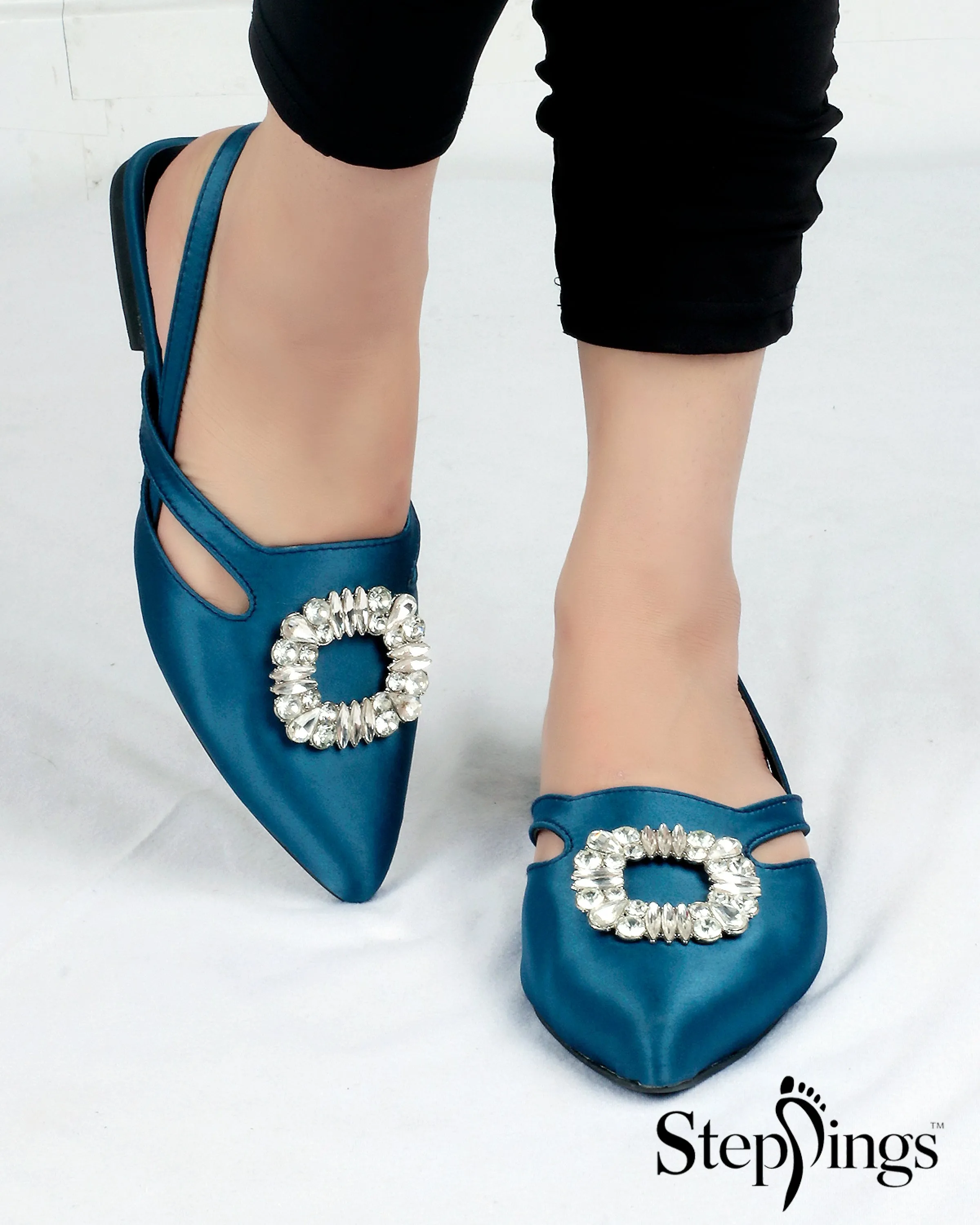 T-straps pumps