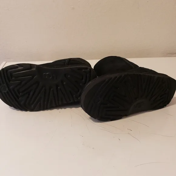 UGG Kids Classic Boots size 10 new No tag