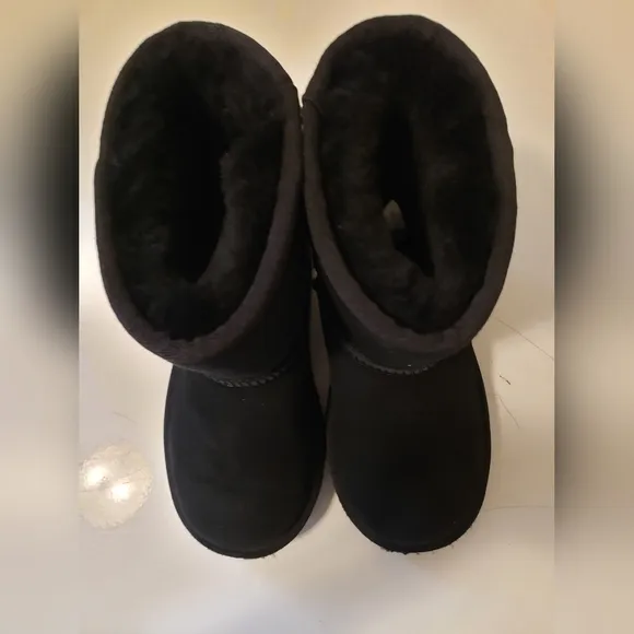 UGG Kids Classic Boots size 10 new No tag
