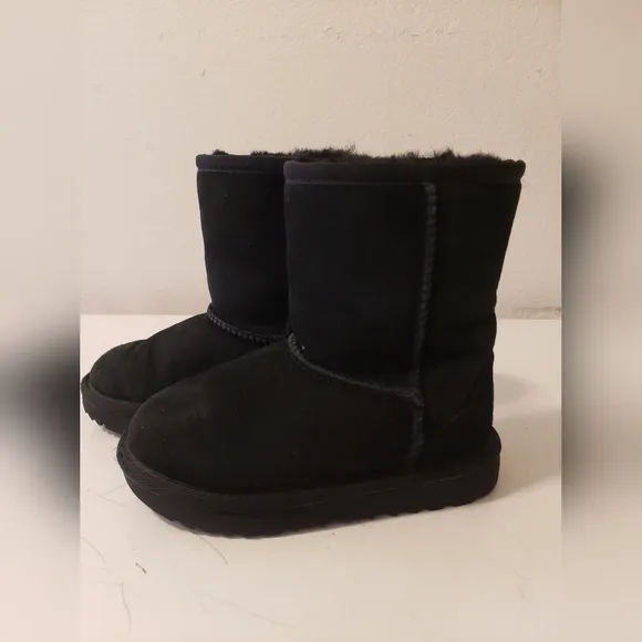 UGG Kids Classic Boots size 10 new No tag