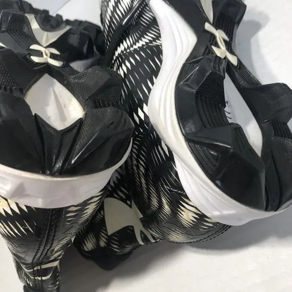 Under Armour Highlight Hi-Top Football Cleats US  3 Youth Black White
