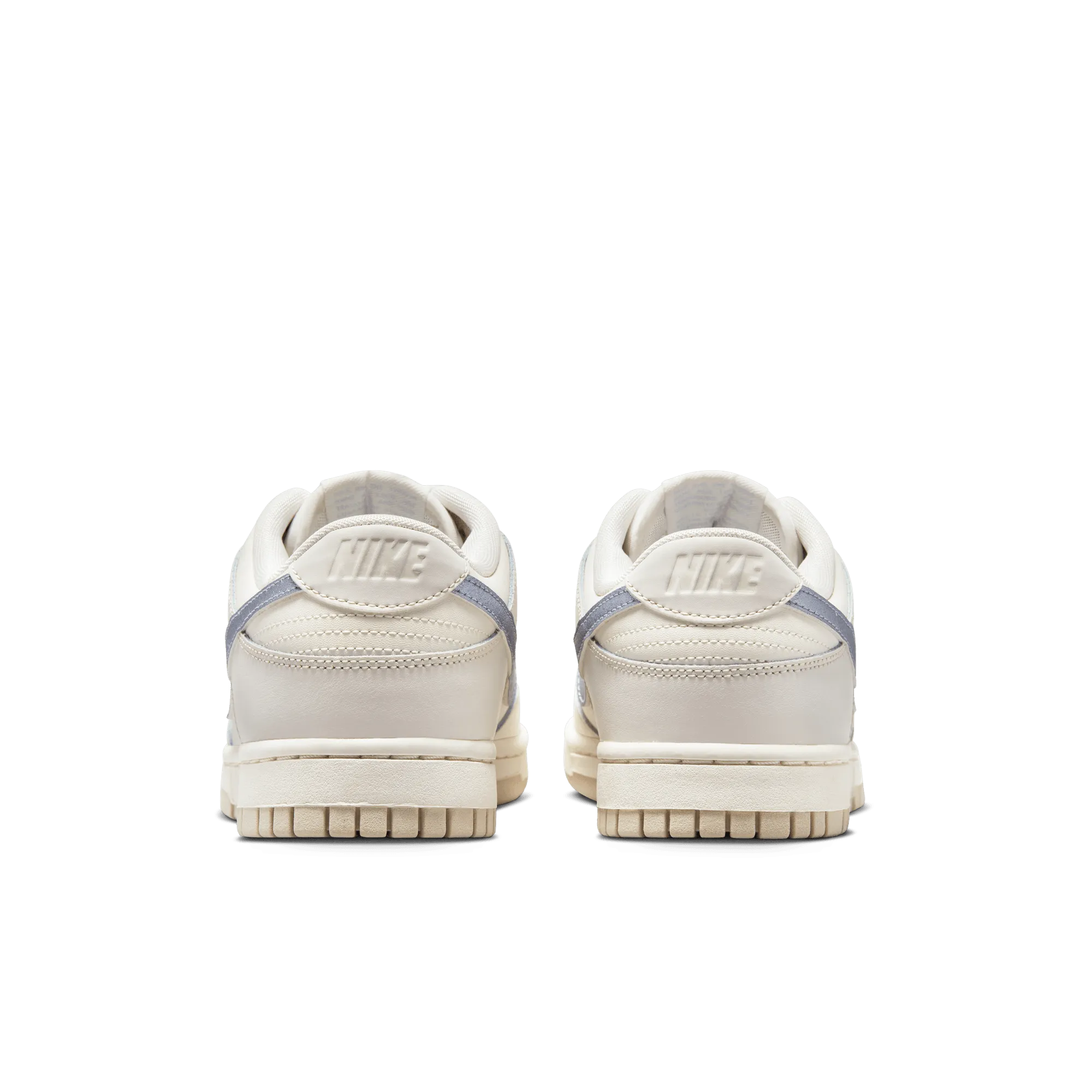 W NIKE DUNK LOW ESS TREND