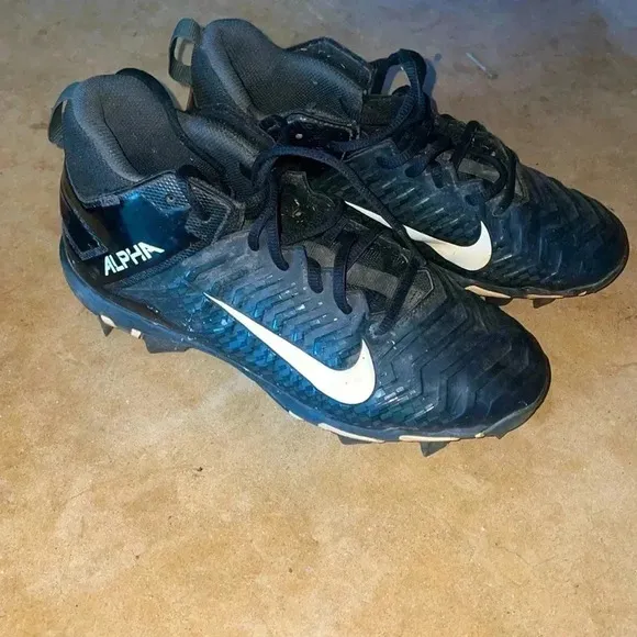 Youth Nike football cleats 5.5 gently worn​