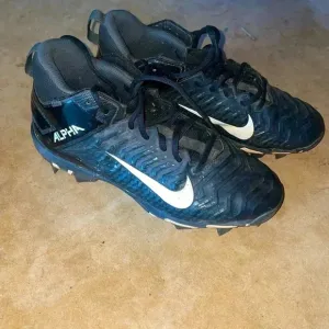 Youth Nike football cleats 5.5 gently worn​